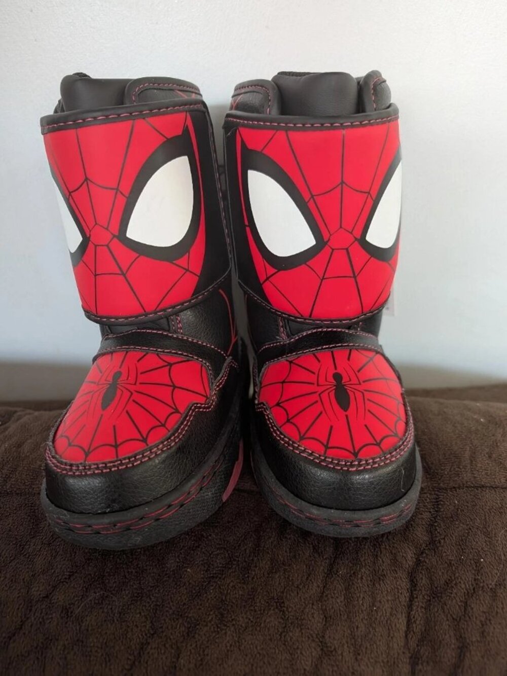 Marvel Spider-Man Toddler Boys Winter Light Up Boots, Size 6 or 7 - New w/ Tag